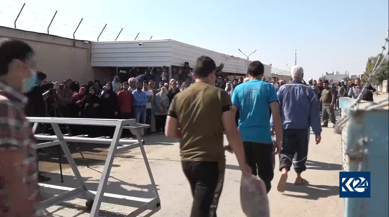 بعفو عام.. الإدارة الذاتية تفرج عن مئات السجناء السوريين 